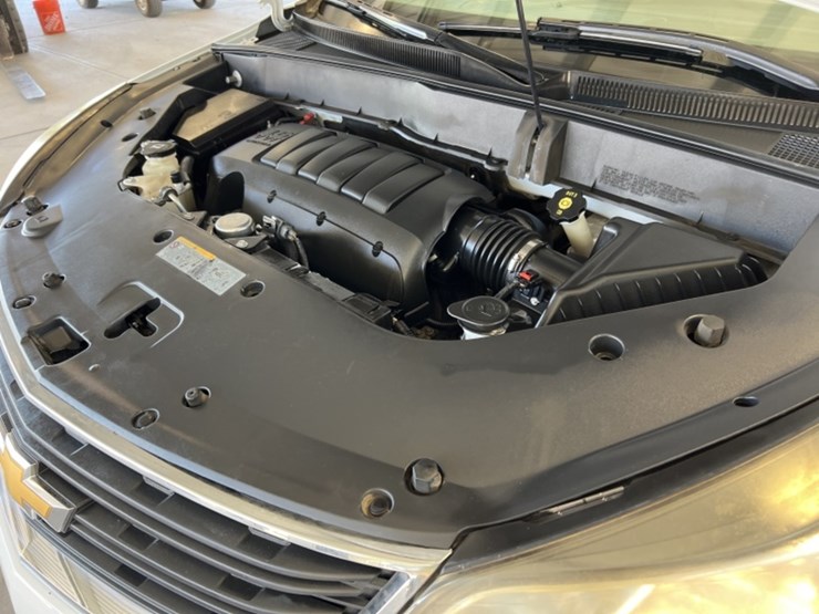 2016-chevrolet-traverse-ls-image-12