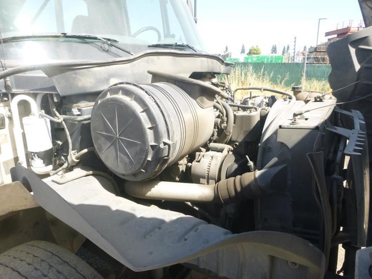 2004-international-durastar-4300-image-18