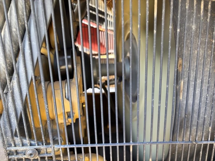 2020-deere-410l-image-56