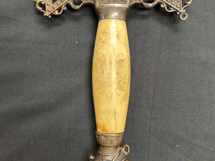 masonic-knights-templar-past-commander-id'd-ceremonial-sword-w/scabbard-image-3