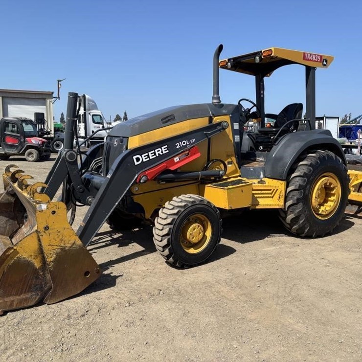 2019 DEERE 210L