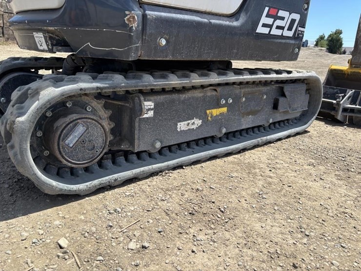 2022-bobcat-e20-image-22