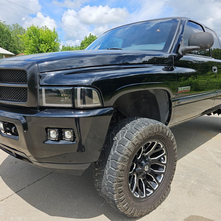 #18968 • 2002 Dodge Ram Pickup Truck