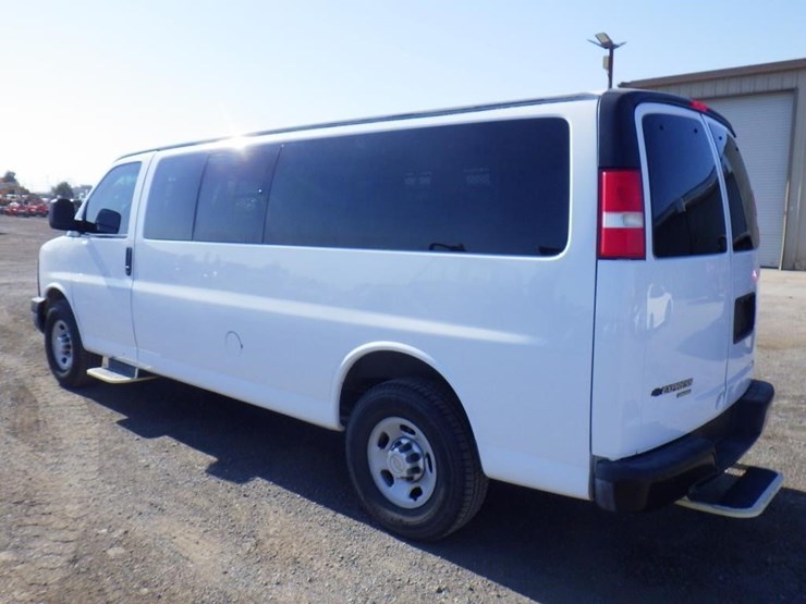 2013-chevrolet-express-3500-image-4