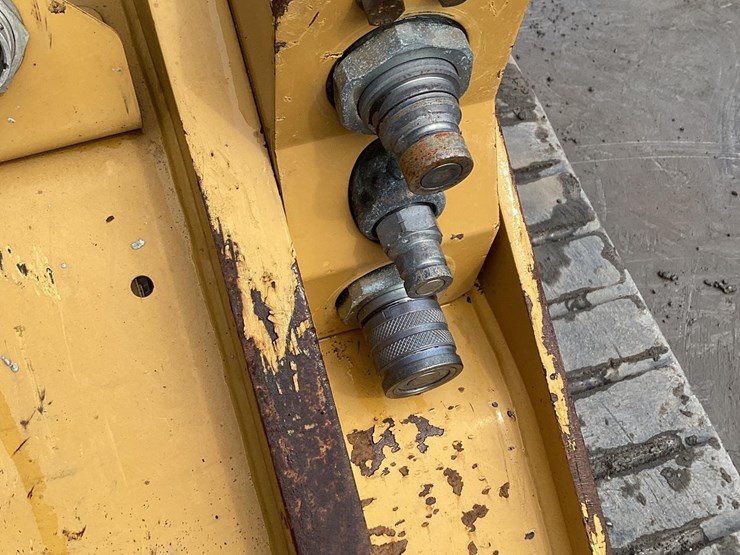 2020-caterpillar-289d3-image-13