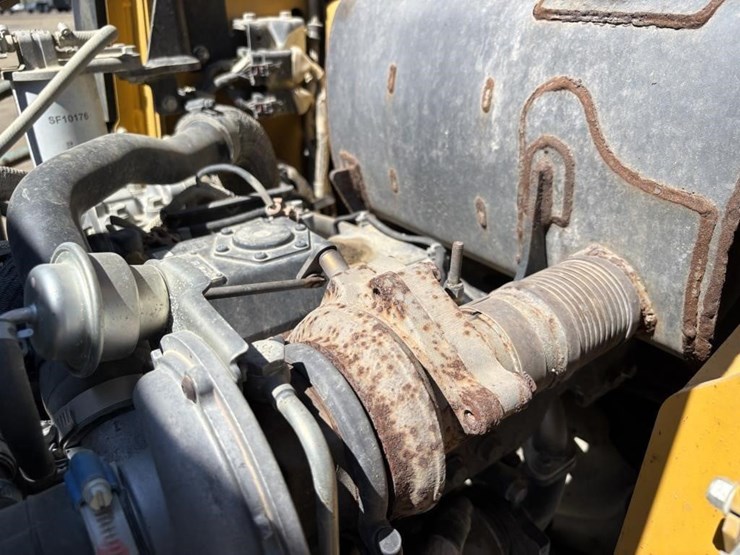 2020-deere-310l-ep-image-58