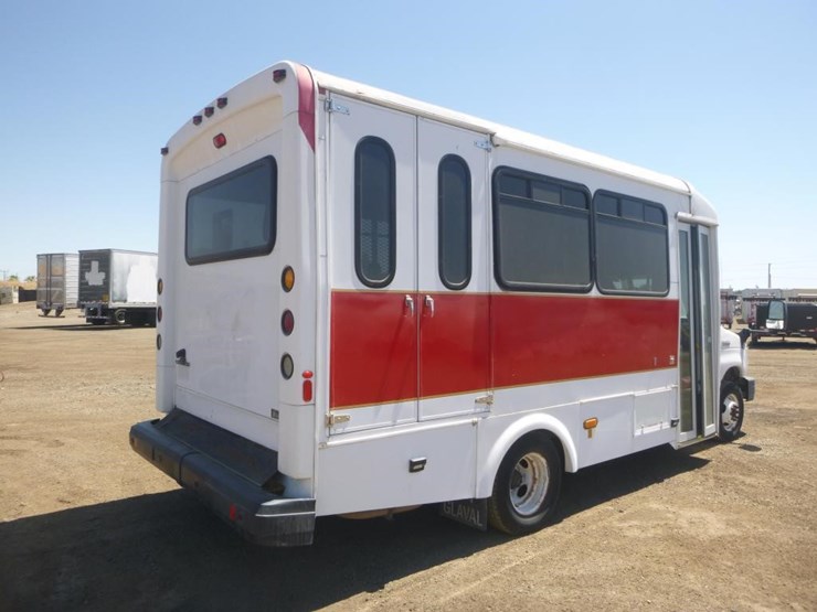 2014-ford-e450-image-3