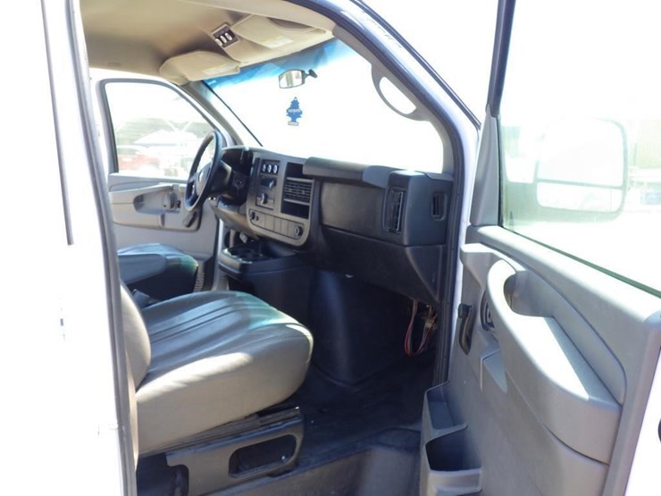 2013-chevrolet-express-3500-image-7