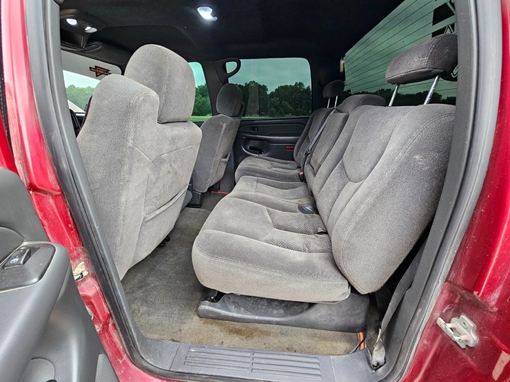 2005-chevrolet-silverado-image-54