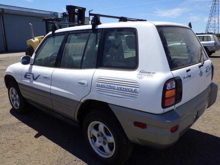 2002-toyota-rav4-image-4