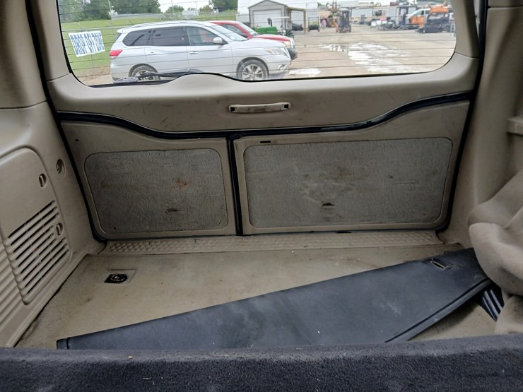 2005-ford-excursion-image-46