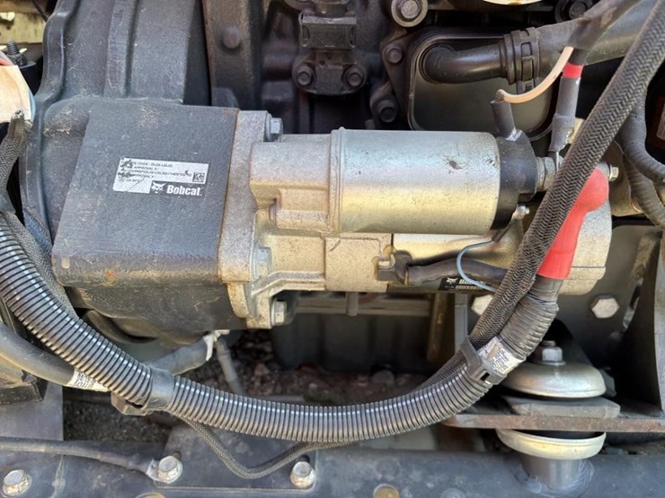 2018-bobcat-s550-image-31
