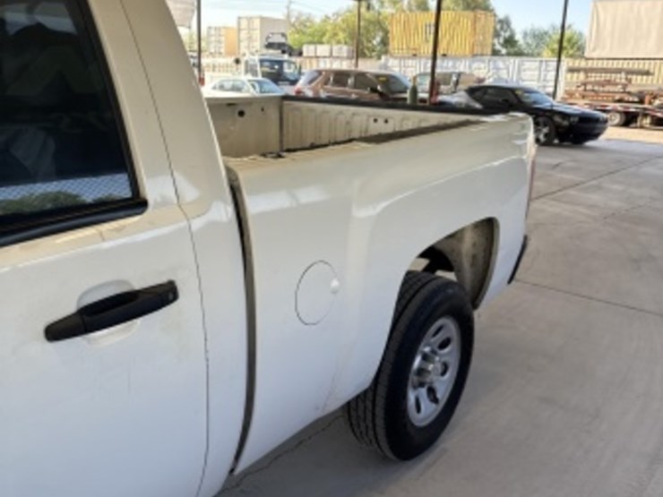 2011-chevrolet-silverado-1500-image-5