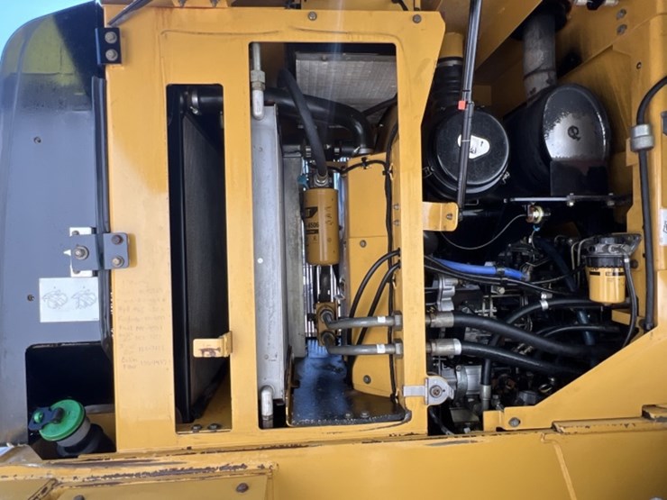 caterpillar-928g-image-16