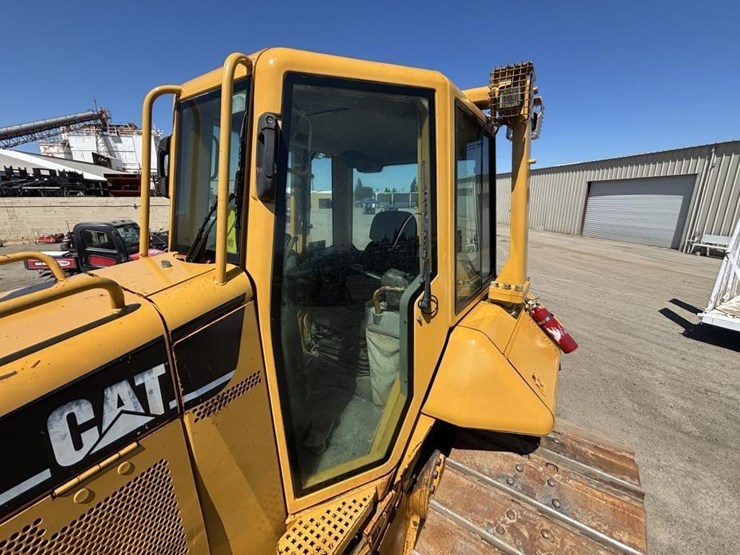 2006-caterpillar-d6n-image-25