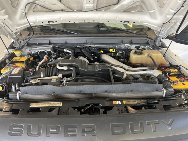 2013-ford-f550-image-14