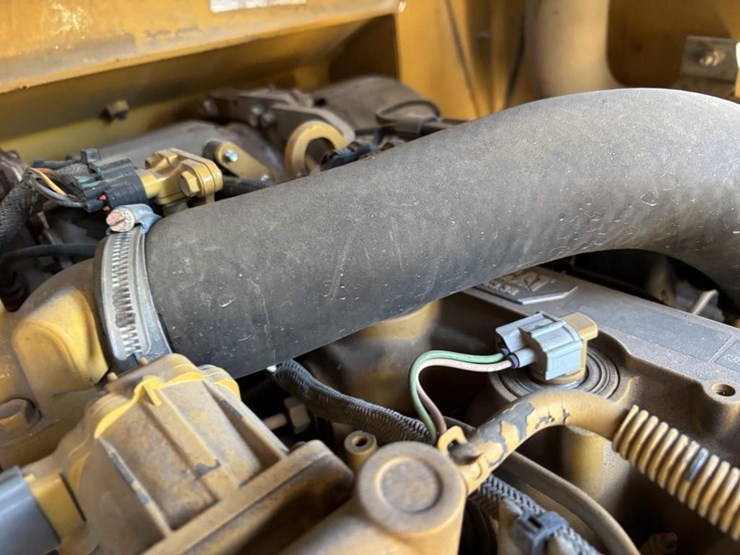 2018-caterpillar-262d-image-44