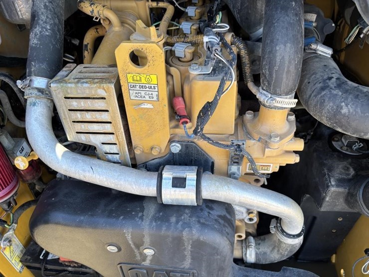 2016-caterpillar-259d-image-35