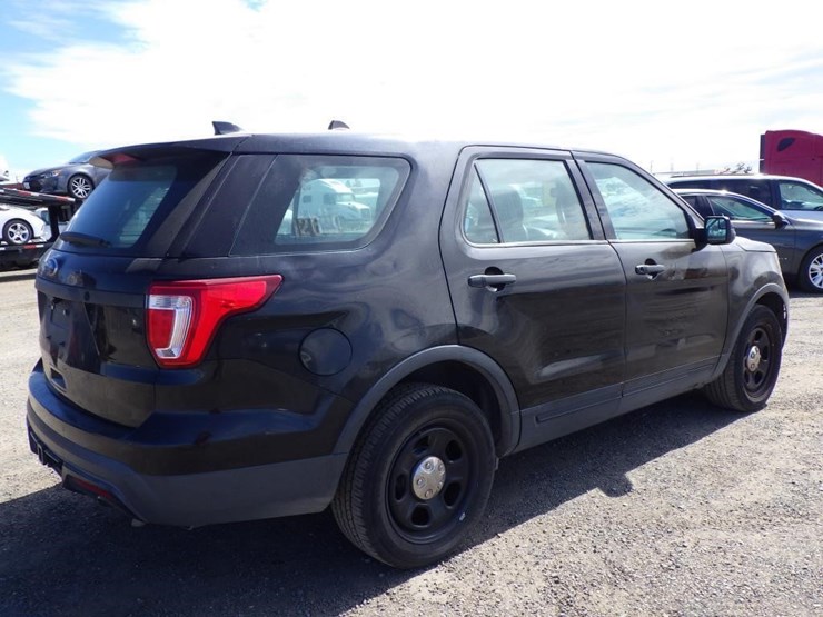 2017-ford-explorer-image-4