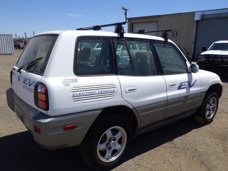 2002-toyota-rav4-image-3