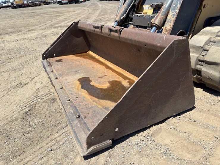 2015-deere-333e-image-9