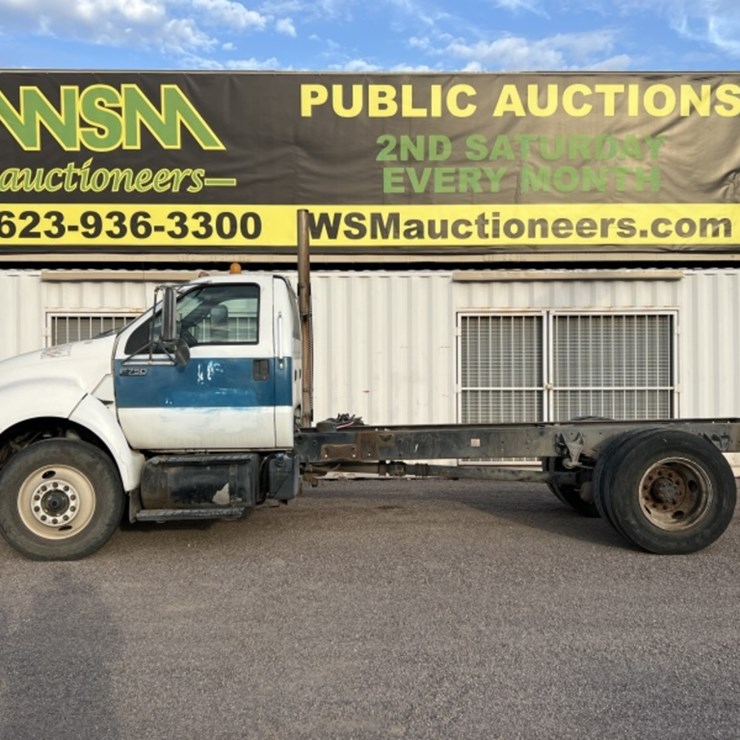2015 FORD F750
