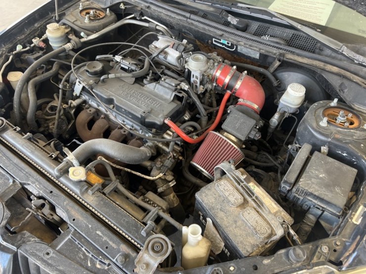 2004-mitsubishi-lancer-sdn-image-12