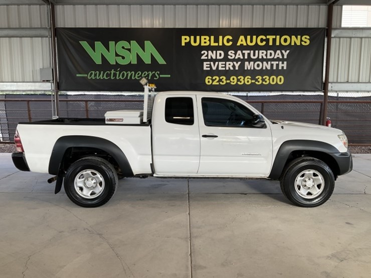 2014-toyota-tacoma-image-1