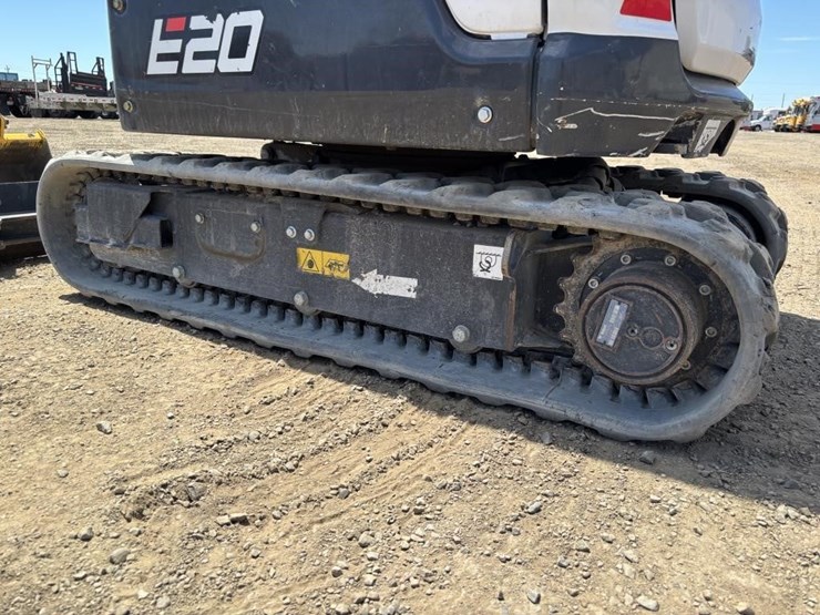 2022-bobcat-e20-image-21