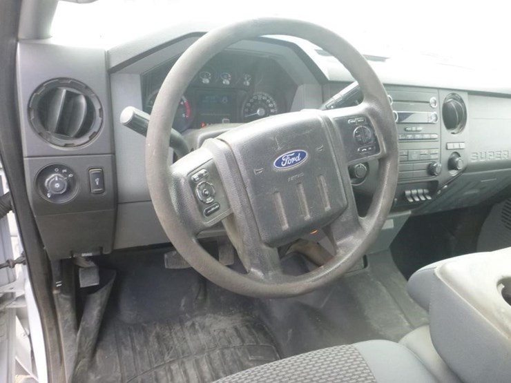 2012-ford-f550-image-13
