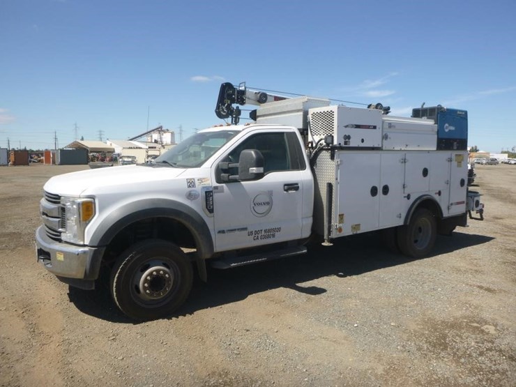 2017-ford-f550-image-1