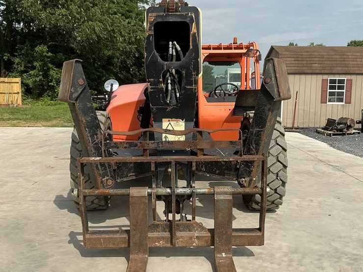 2015-jlg-g10-55a-image-7