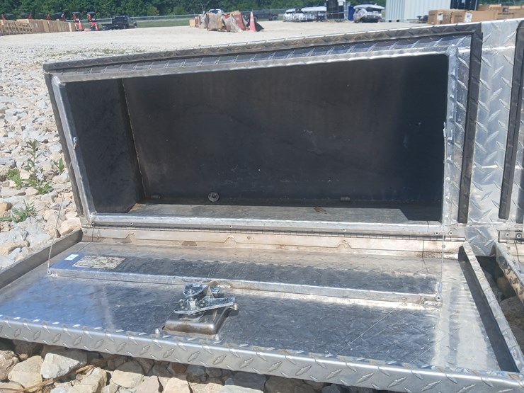 #18858-•-diamond-plate-tool-box-image-13