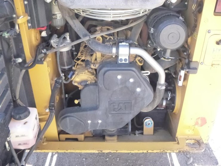 2019-caterpillar-249d-image-23