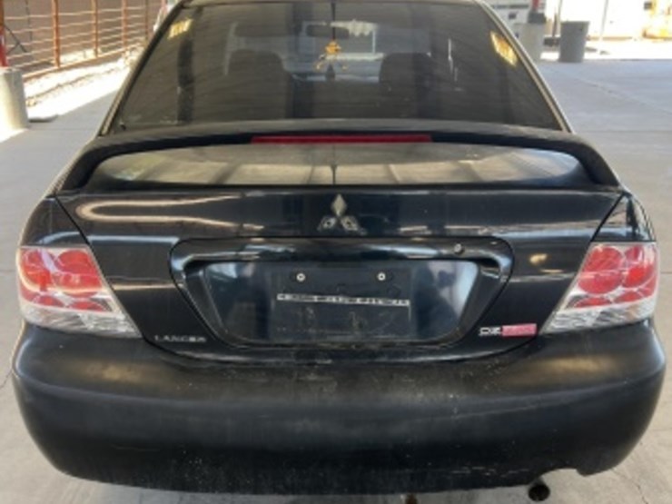 2004-mitsubishi-lancer-sdn-image-6