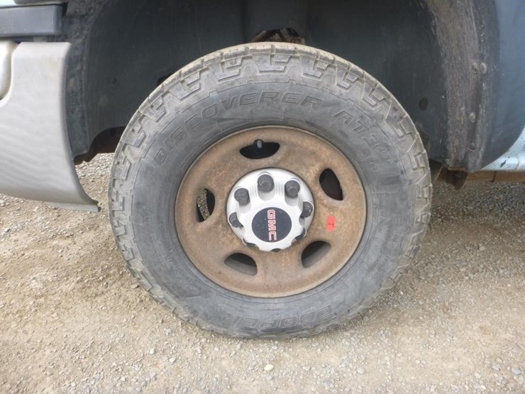 2006-gmc-2500-image-15