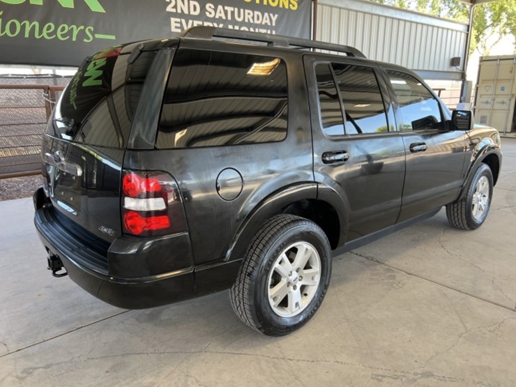 2009-ford-explorer-xlt-image-7