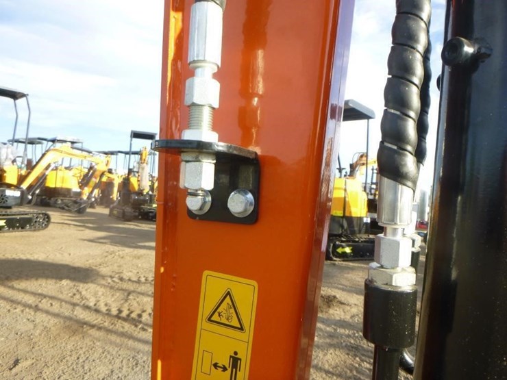 2025-vicsec-vc18kf-hydraulic-excavator-image-12
