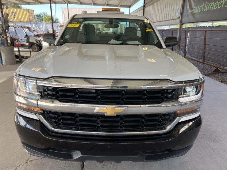 2017-chevrolet-silverado-1500-image-3