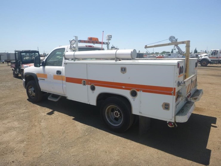 2007-gmc-3500-image-4