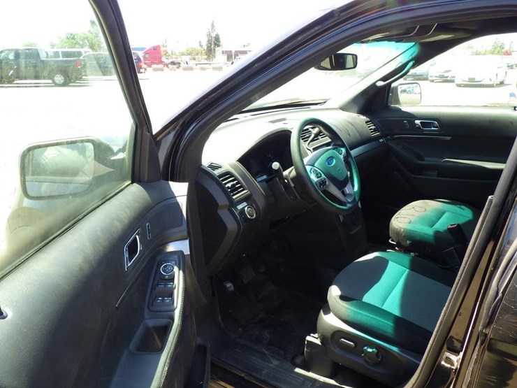 2015-ford-explorer-image-6