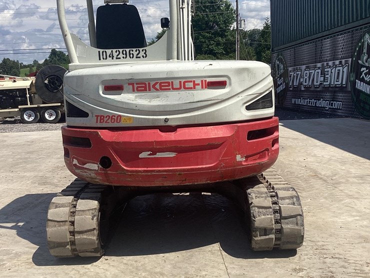 2016-takeuchi-tb260-image-4
