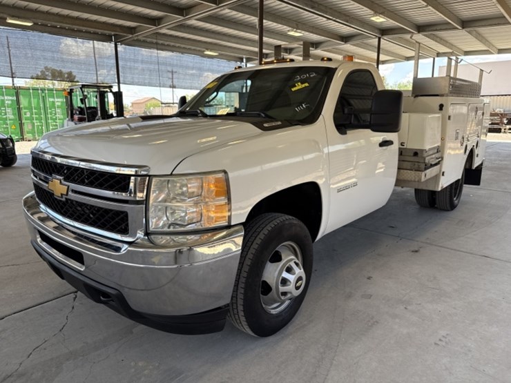 2012-chevrolet-silverado-3500hd-image-4
