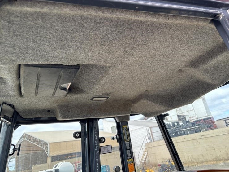 2019-deere-310l-ep-image-48