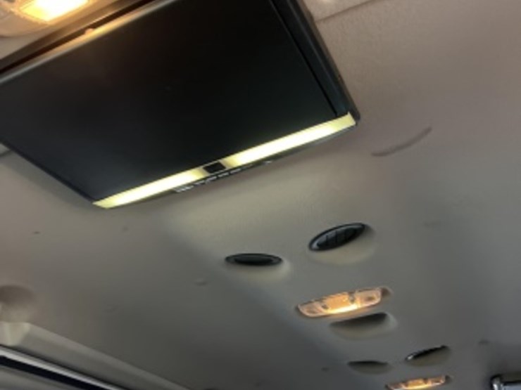 2014-ford-e350-image-24