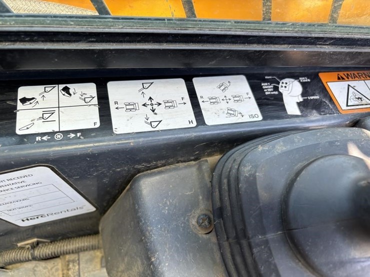 2015-deere-333e-image-22