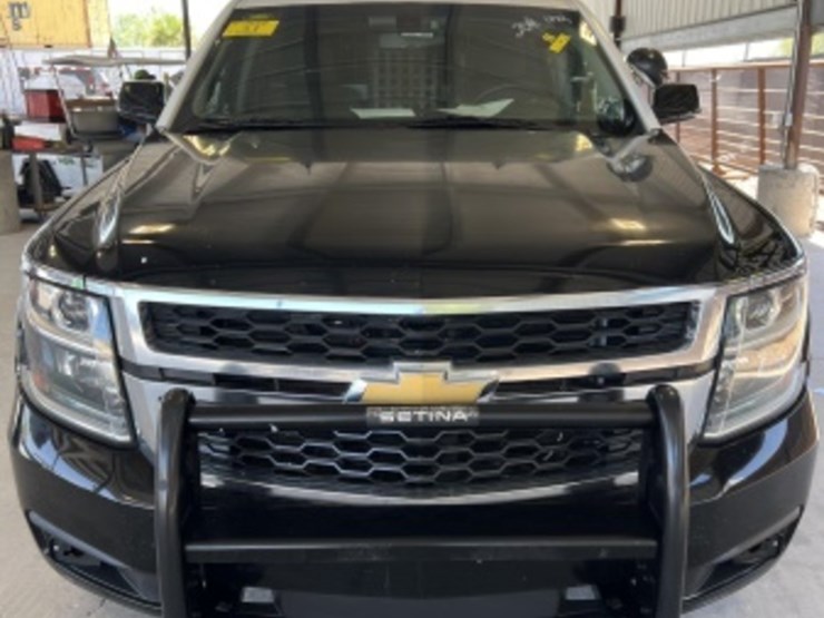 2018-chevrolet-tahoe-image-3