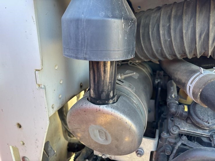 2019-bobcat-t590-image-39