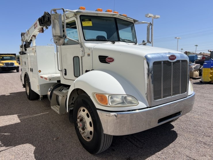 2011-peterbilt-337-image-5
