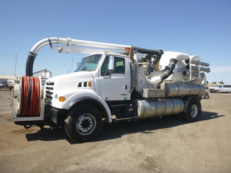 2000-vactor-2100-image-1